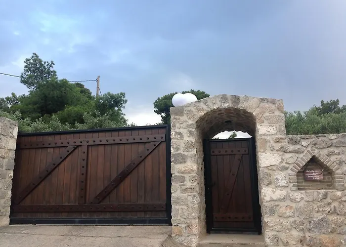 Filoxenos Estia-Houses